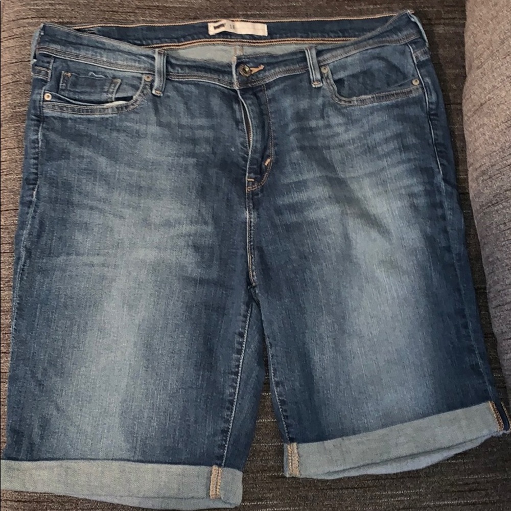 Levi’s Bermuda shorts
